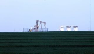 Страны ОПЕК+ 1 февраля договорились сохранить действующий объем нефтедобычи