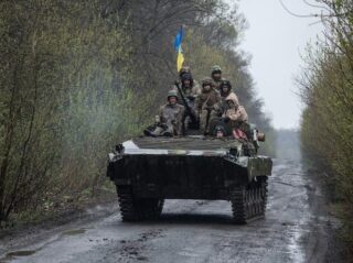 Великобритания предоставит Украине больше военной техники: Джонсон говорит Зеленскому