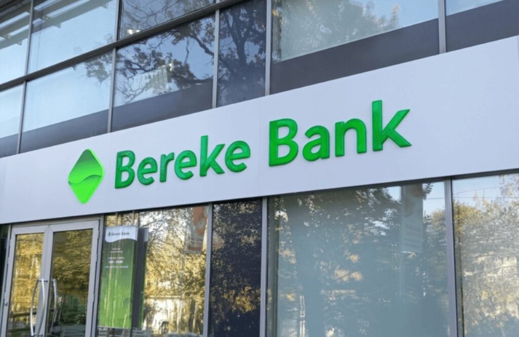Bereke Bank рассказал, почему перестанет выдавать наличные с карт «Мир» подсанкционных банков