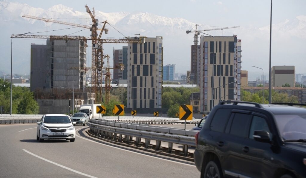 В Жетысуском районе Алматы планируется средний ремонт 25 км дорог в 2023 году