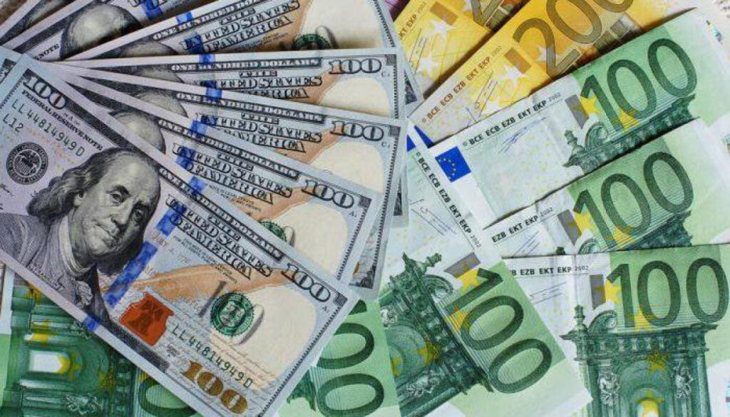 Доллар падает в цене по отношению к евро после опубликования статистики из Германии