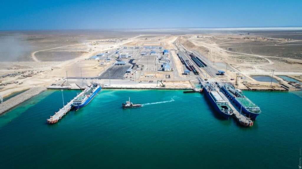 Казахстан и ОАЭ достигли соглашения об увеличении танкерного флота для перевозок по Каспийскому морю