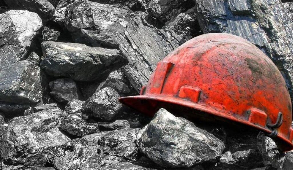 Несчастный случай на шахте ВКО, рабочий погиб в ночную смену