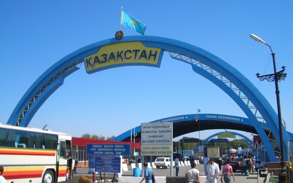 Ожидается, что на границе Казахстана c Китаем количество пропускаемых транспортных средств увеличится до 300