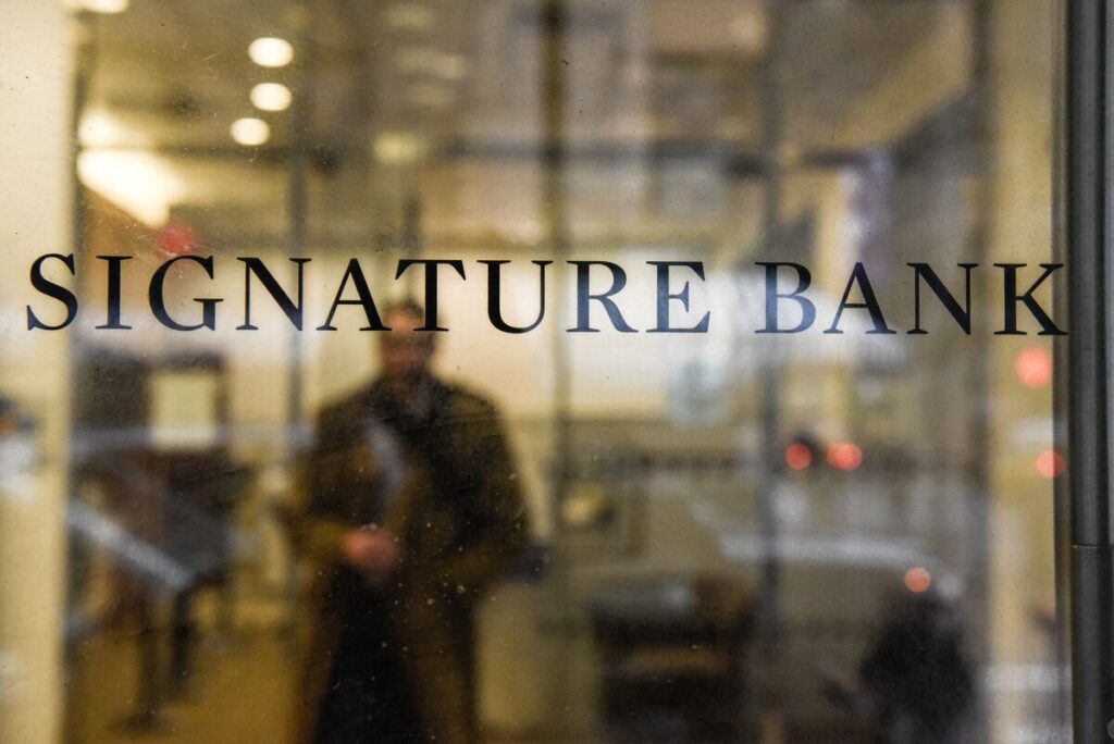 Регулятор США рассматривает по-прежнему рассматривает заявки на SVB и Signature Bank
