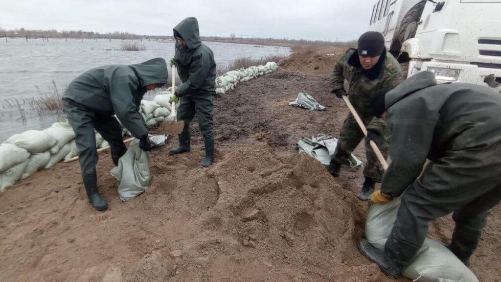 Режим ЧС объявлен в четырех районах ЗКО из-за паводков