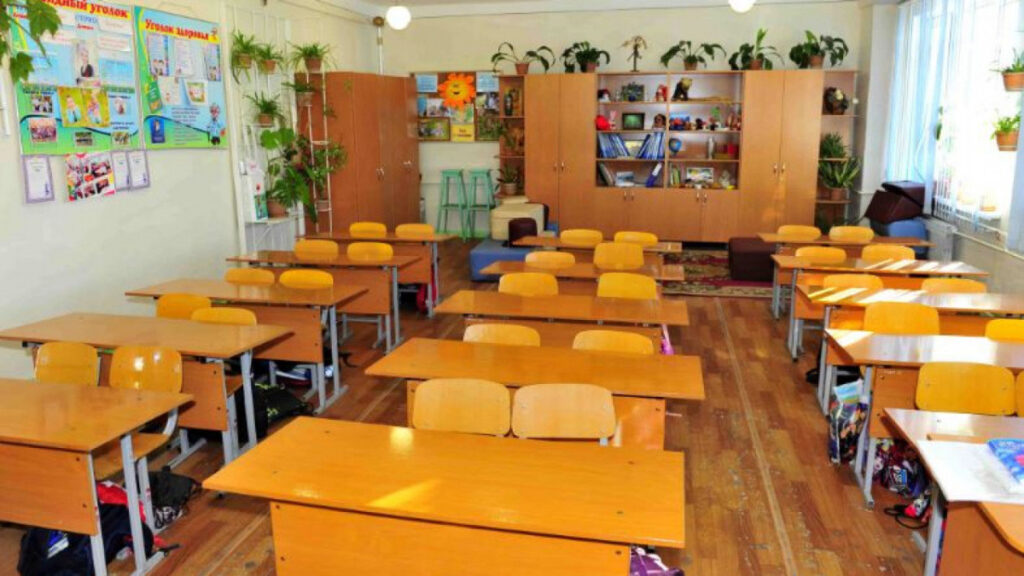 Смаилов: Порядка 1100 школ Казахстана не подключены к центрам оперативного управления полиции