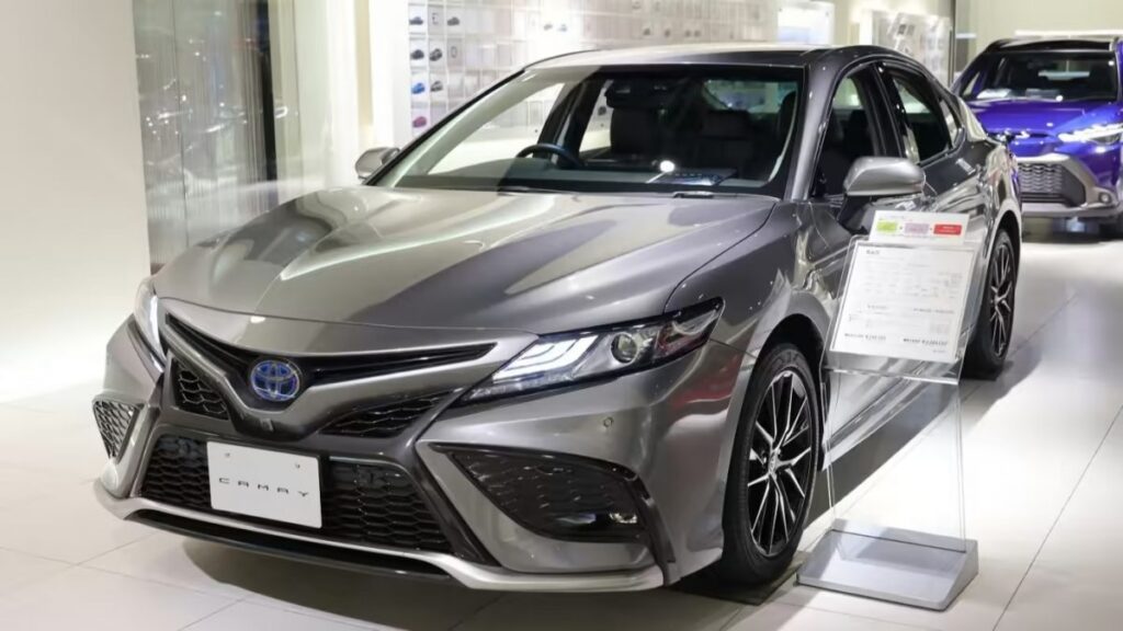 Toyota прекращает продажи Camry в Японии, положив конец 43-летней истории марки