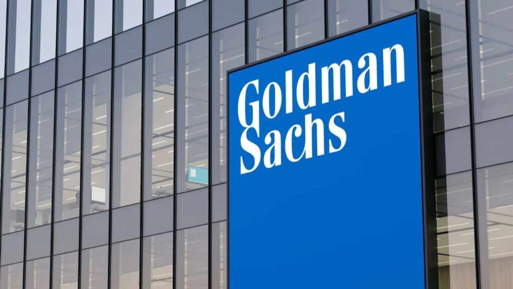 Бывший агент, работавший с Мадонной и Дрейком, подал в суд на Goldman Sachs