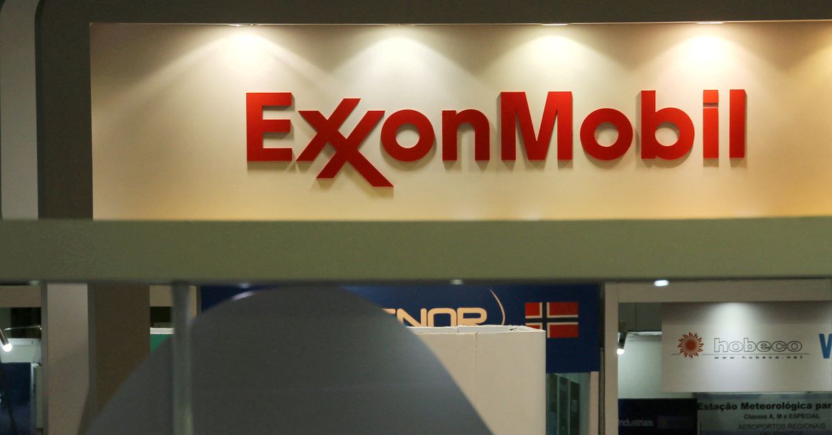 Компания Exxon Mobil Corp. (XOM.N) заявила, что ее низкоуглеродный бизнес имеет потенциал генерировать сотни миллиардов долларов дохода и опередить показатели традиционных нефтегазовых компаний