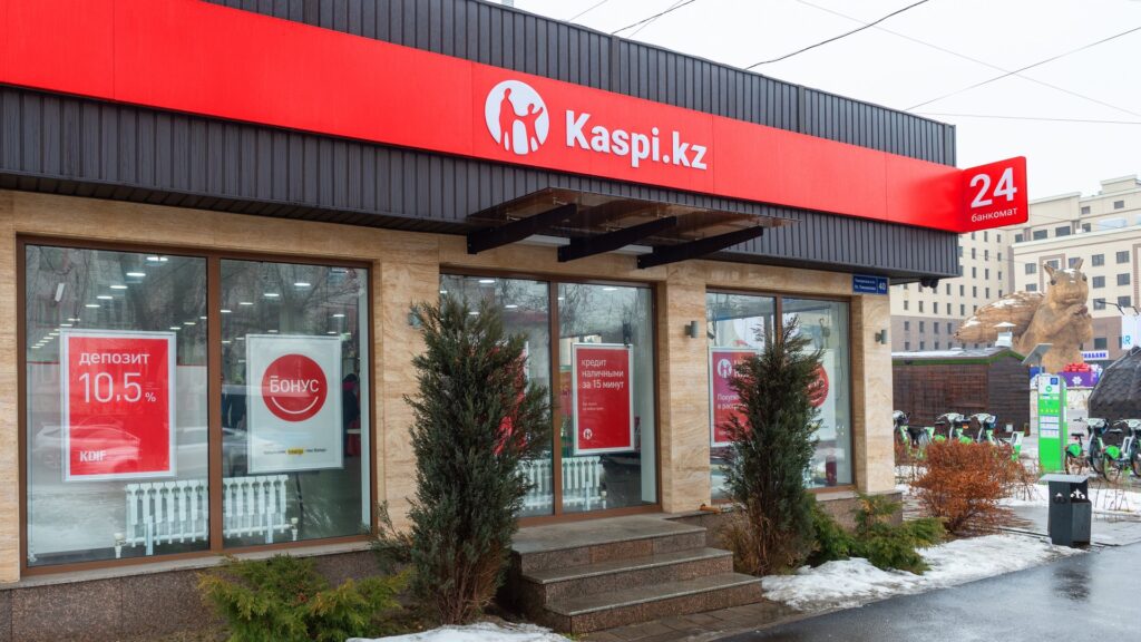 Kaspi.kz начал выплаты дивидендов по 600 тенге на акцию за 2022 год - Bizmedia.kz