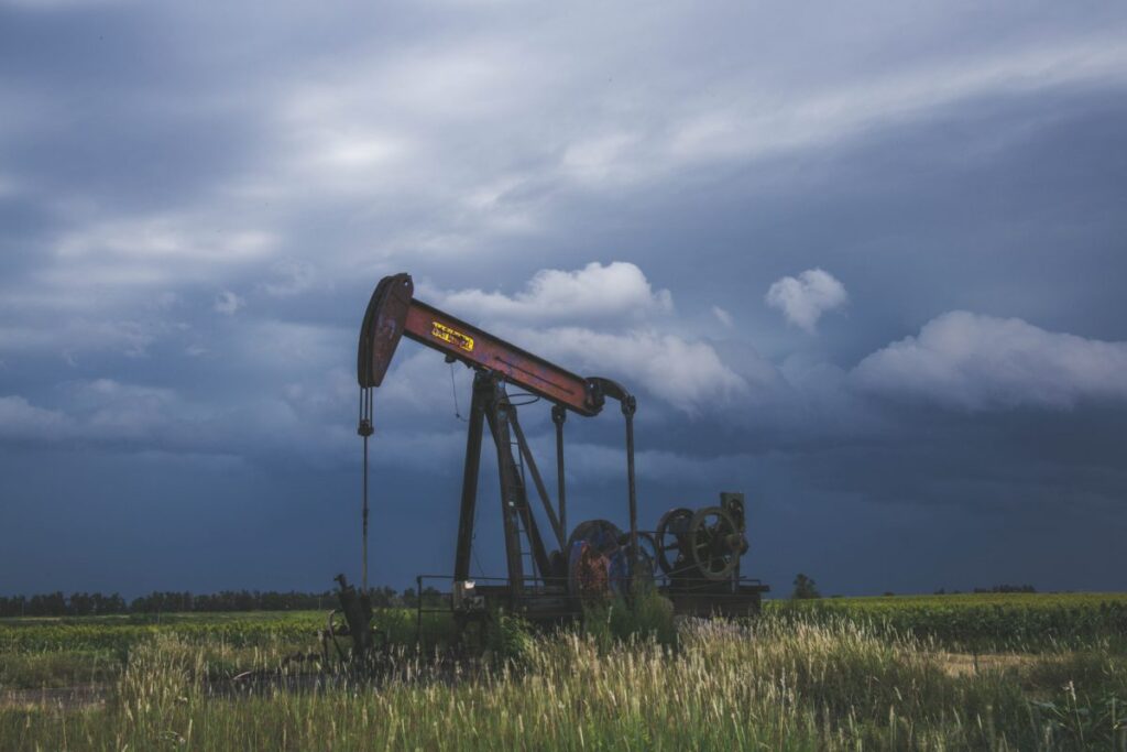 Казахстан сократит добычу нефти на 78 тыс.барр/сут. с мая до конца 2023 года