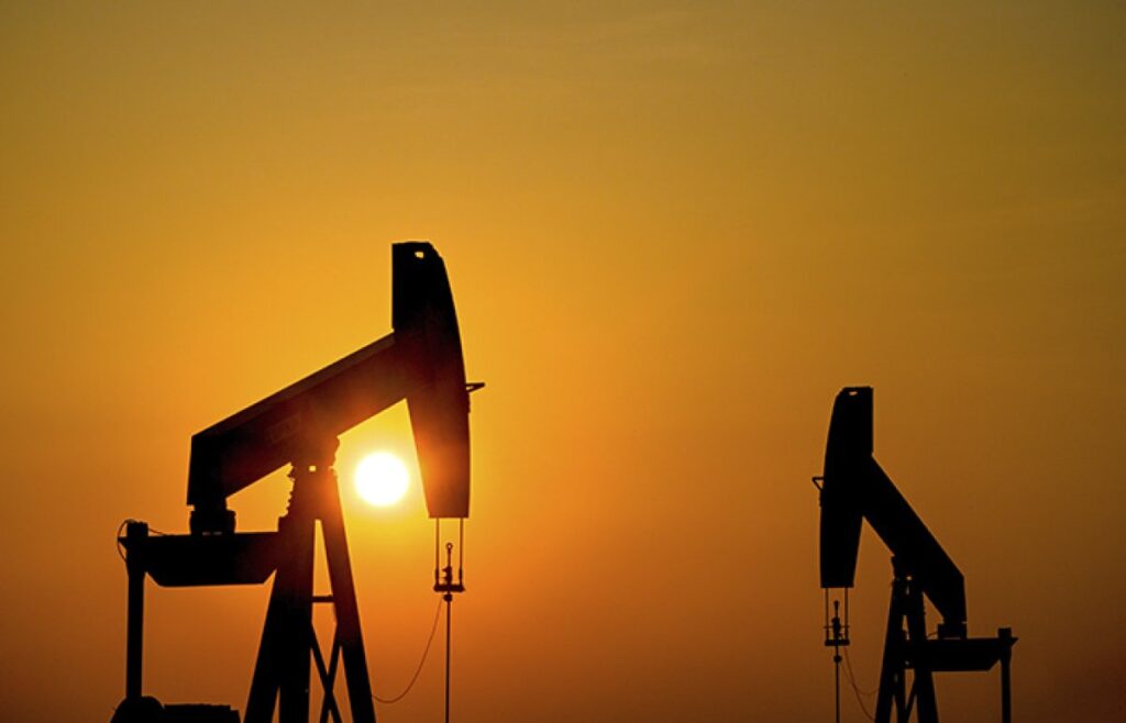 Саудовская Аравия, производители ОПЕК+ объявили о добровольном сокращении добычи нефти