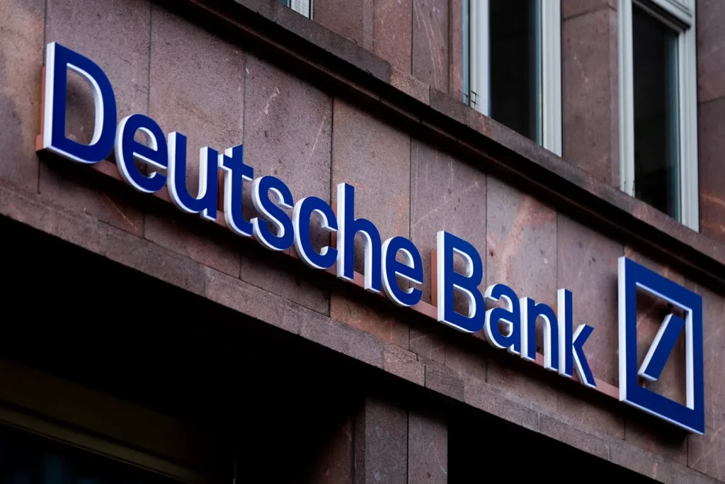 Сбербанк подал в суд на Deutsche Bank на сумму 7,2 миллиона евро