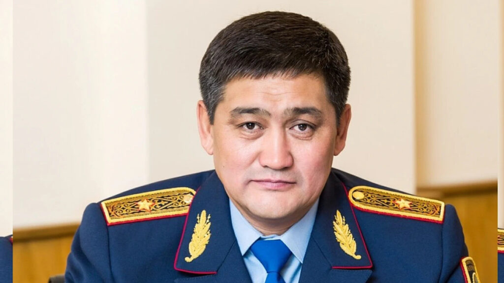 Сообщается, что бывший начальник ДП Алматы и Жетысу Кудебаев сбежал из страны до приговора