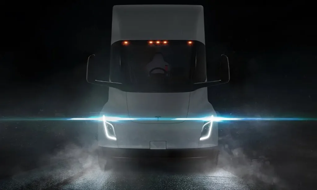 Tesla планирует производить электрические грузовые автомобили Semi Light доступного класса