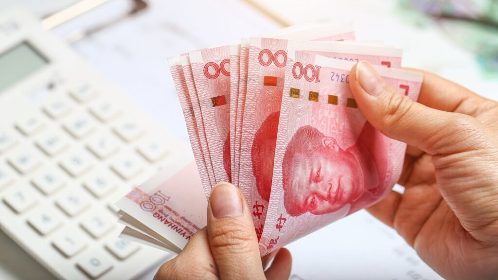В пятницу китайский юань восстановился против доллара США