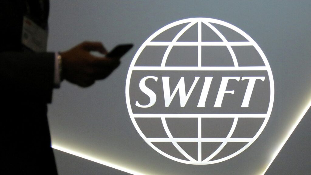 Доля использования юаня в расчетах через SWIFT достигла нового рекорда