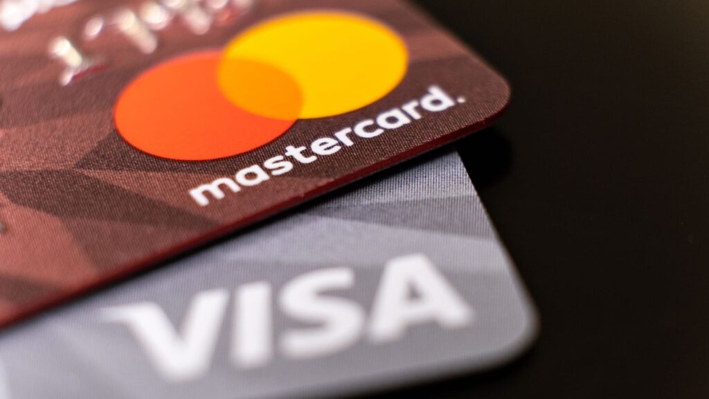 Индонезия заменит Visa и Mastercard на национальную платежную систему