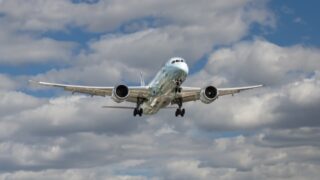Что нужно знать родителям: правила авиаперелётов с детьми