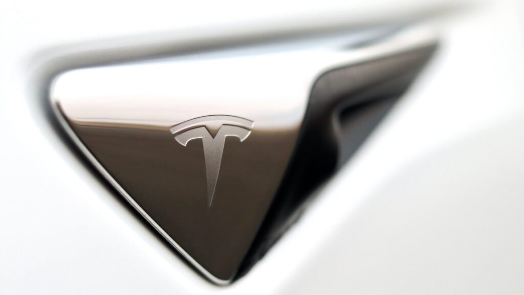 Профсоюз металлургов Германии обвинил Tesla в утечке данных сотрудников