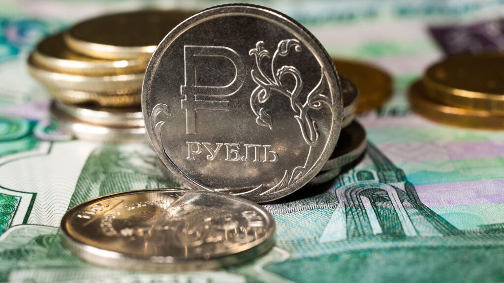 Рост рубля усилился после сообщения Минфина России