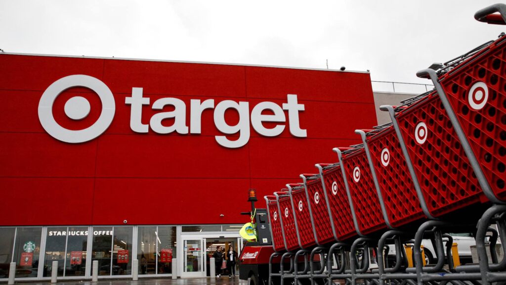 Target изымает некоторые товары для ЛГБТК после реакции покупателей