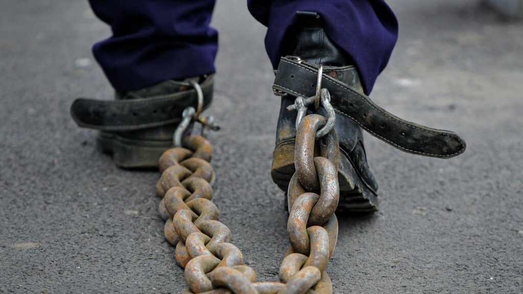 Торговля людьми: трех полицейских привлекли к уголовной ответственности в Казахстане