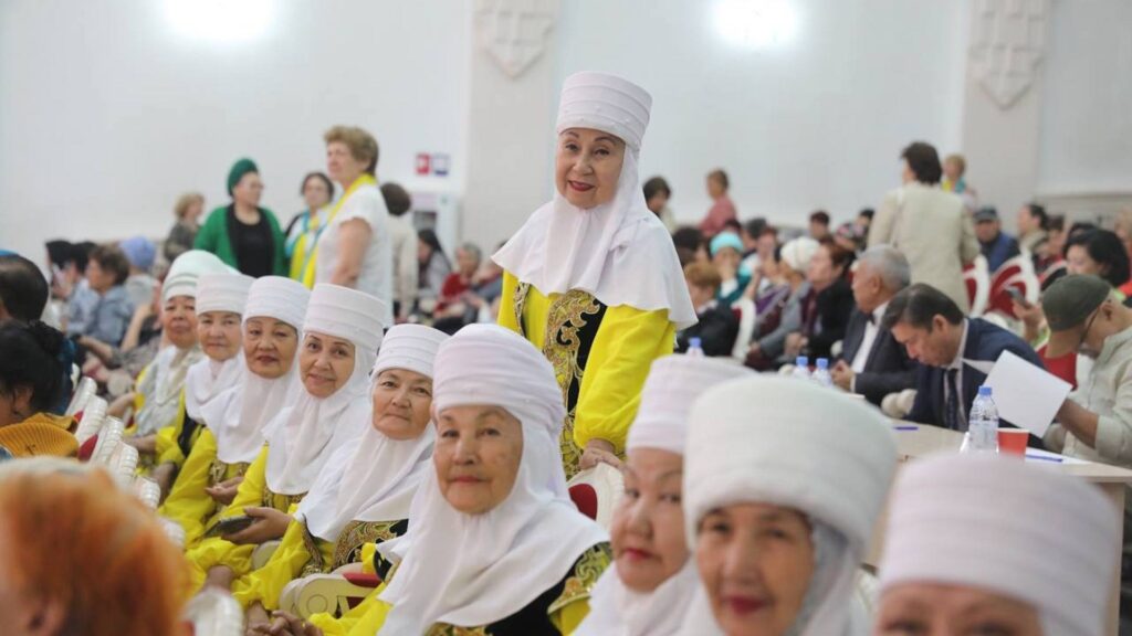 В Алматы выбрали самую красивую бабушку