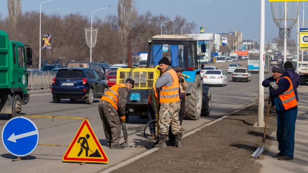 В Астане закроют правосторонние съезды на пересечении Айтматова и шоссе Коргалжын