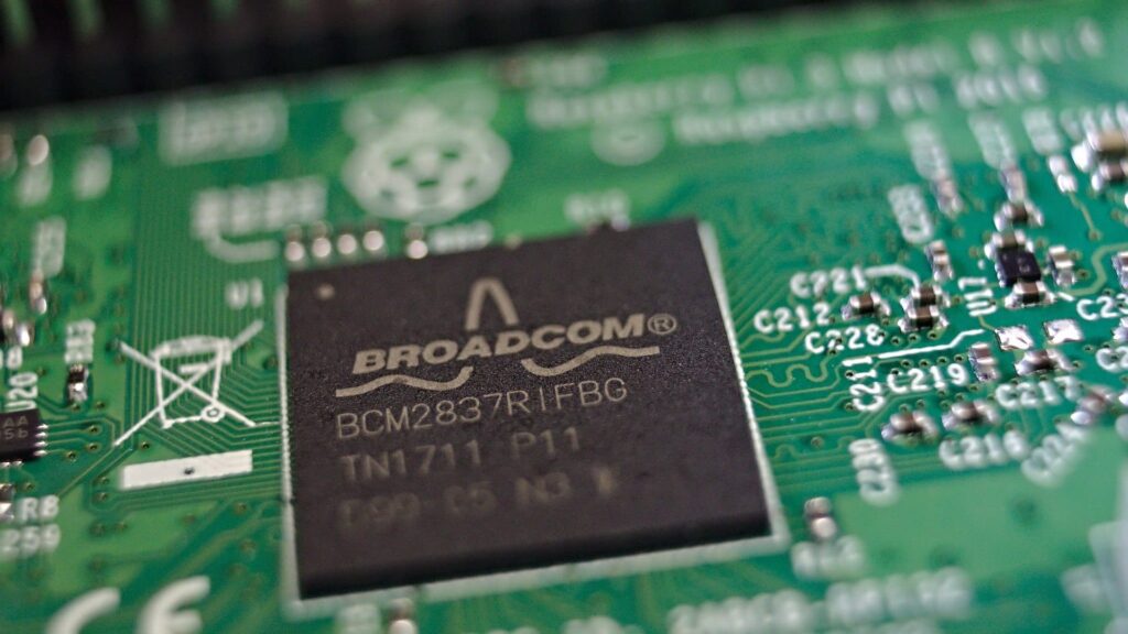 Broadcom намерена получить согласие ЕС на сделку с VMware стоимостью  млрд