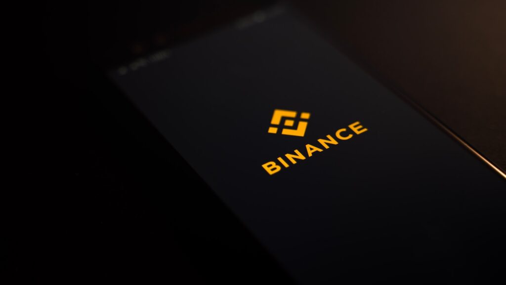 Криптогигант Binance контролировал банковские счета 