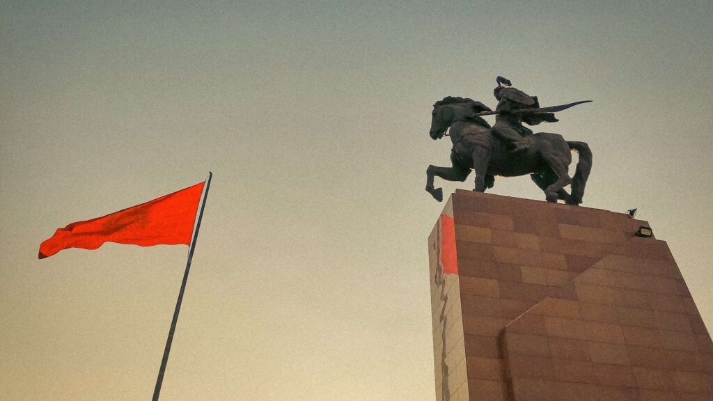О предотвращении попытки госпереворота заявили спецслужбы Кыргызстана