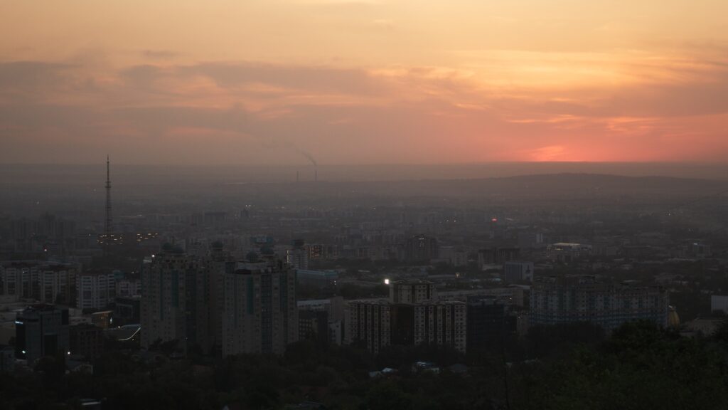 Ожидаются неблагоприятные метеоусловия в двух городах РК