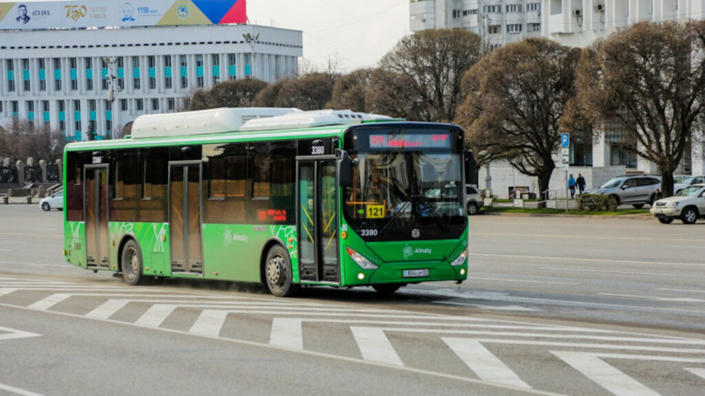 В Алматы средняя стоимость поездки на автобусе без субсидий государства составила бы 425 тенге - Bizmedia.kz