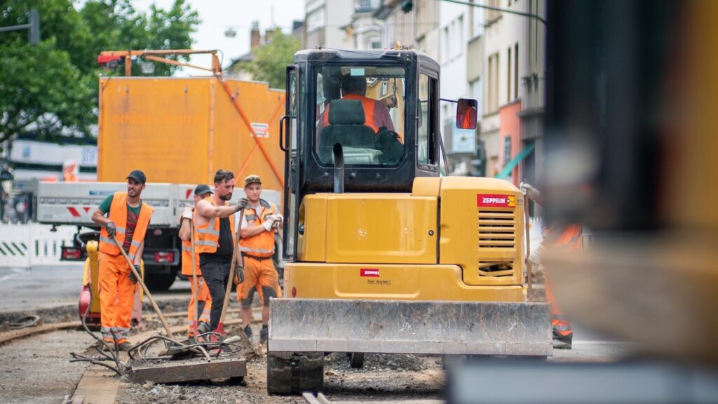 В Алматы временно ограничат проезд по улице Досмухамедова