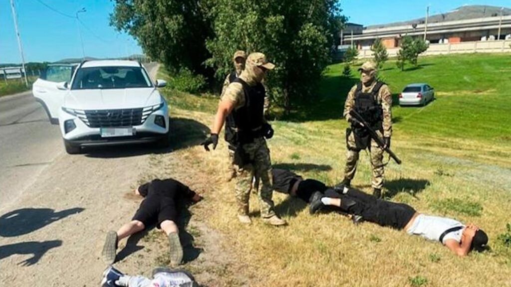 В Усть-Каменогорске пресекли вооруженную разборку между 20 членами двух преступных групп