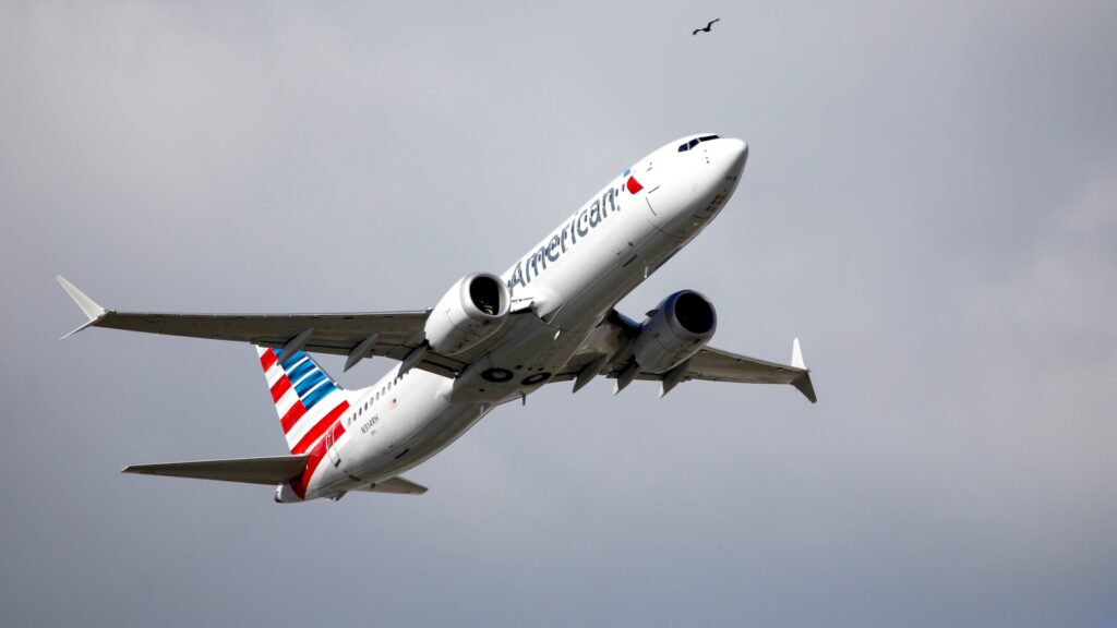 American Airlines увеличивает предложение пилотам на 1 млрд долларов, соответствуя United