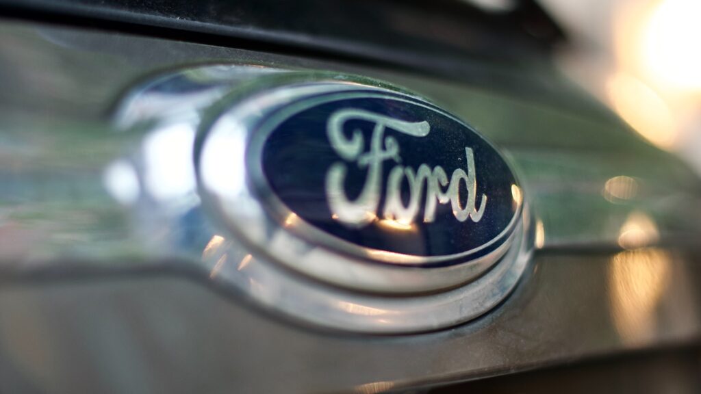 Ford Motor Co. вышла на прибыль в прошлом полугодии- 3,674 млрд долларов