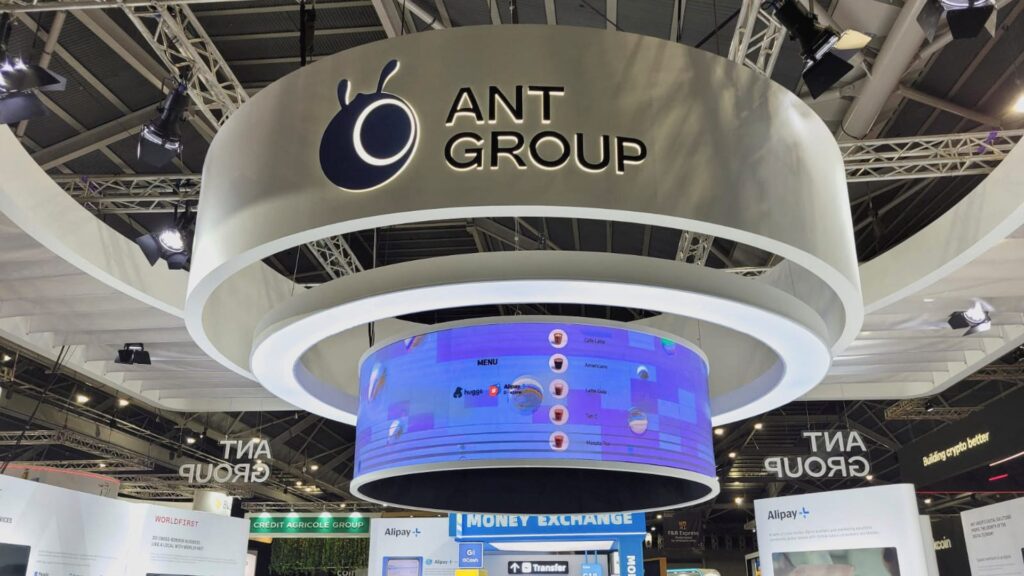 Китай завершит регуляторную реформу Ant Group штрафом в размере не менее ,1 млрд