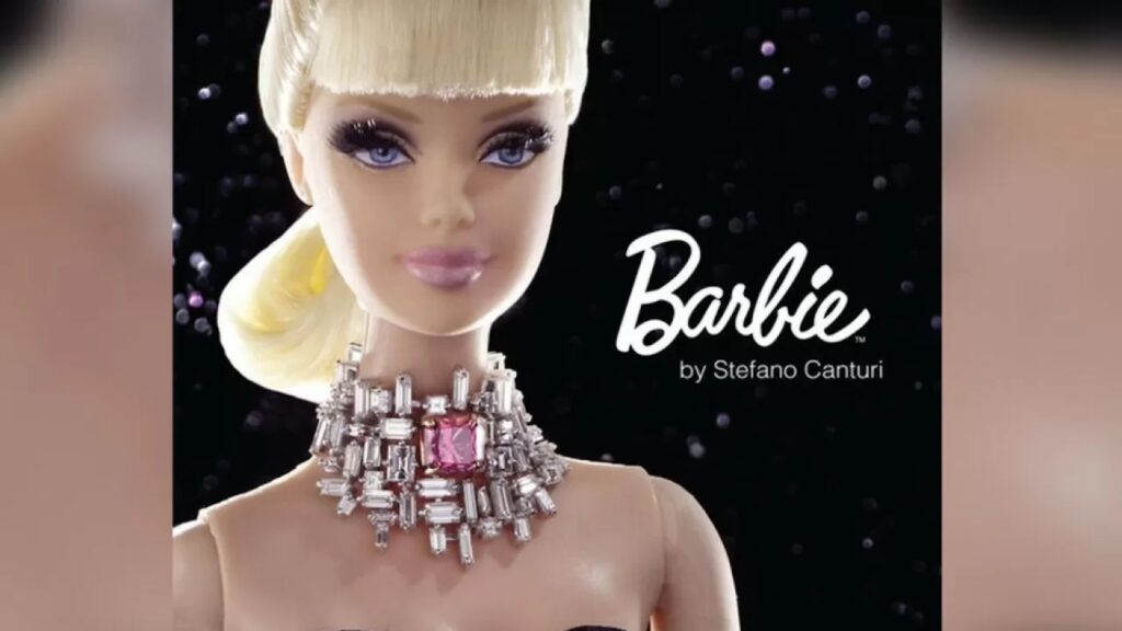 Кукла Barbie с редким бриллиантом продана за рекордную цену на аукционе за 2 тыс