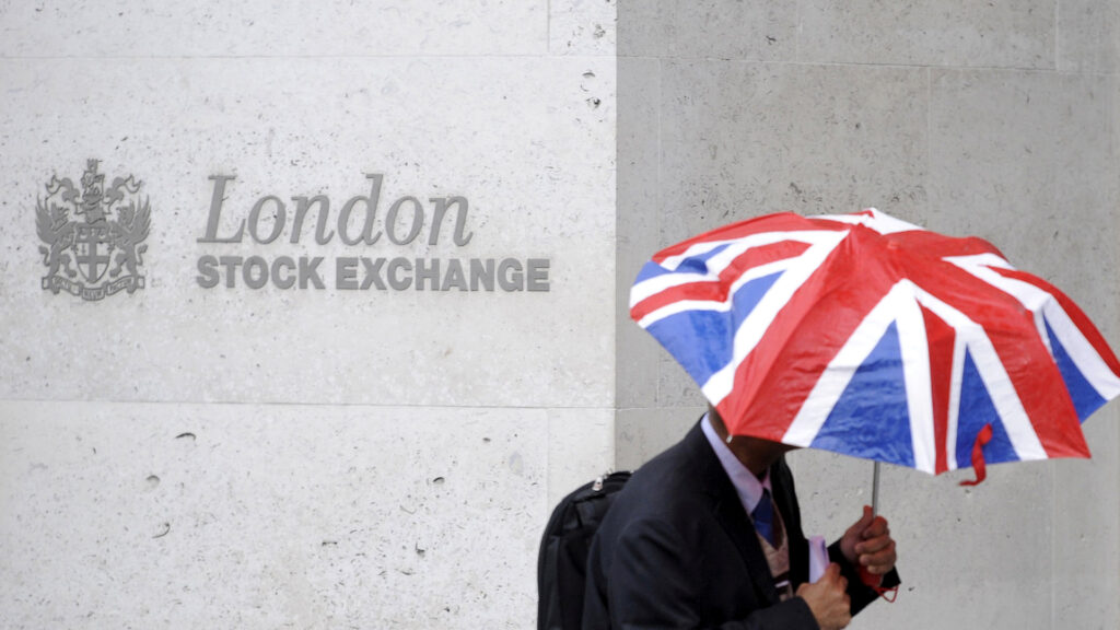 Во вторник растет индекс FTSE 100