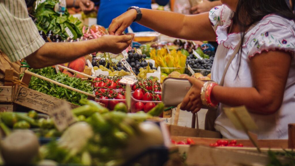 В Астане начались ярмарки, на которых цены будет ниже на 20%