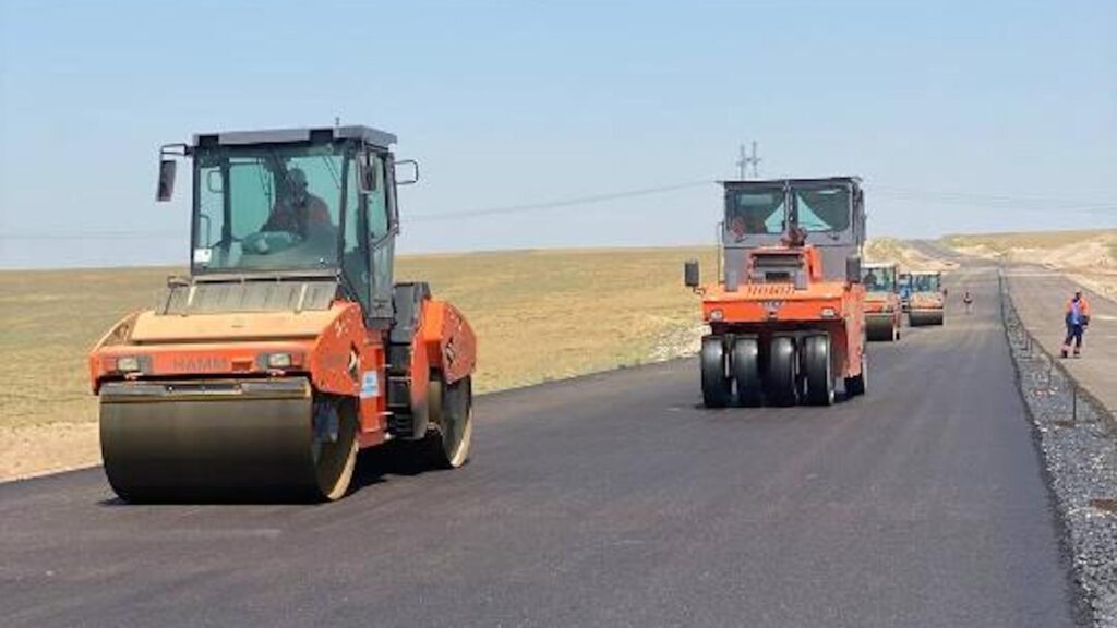 В Казахстане обещают отремонтировать и построить свыше 1 тысячи км автодорог