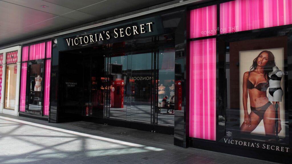 Вид на магазин Victoria’s Secret