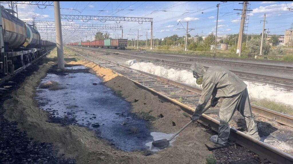 Завершена перекачка серной кислоты из поврежденного вагона в Экибастузе