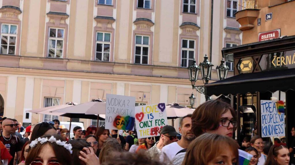 Масштабный антиправительственный митинг в Праге: Чехия против правительства