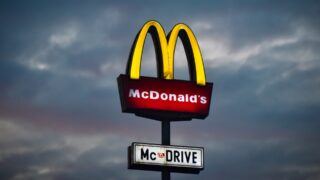 McDonald’s повышает комиссию за франшизу в США и Канаде