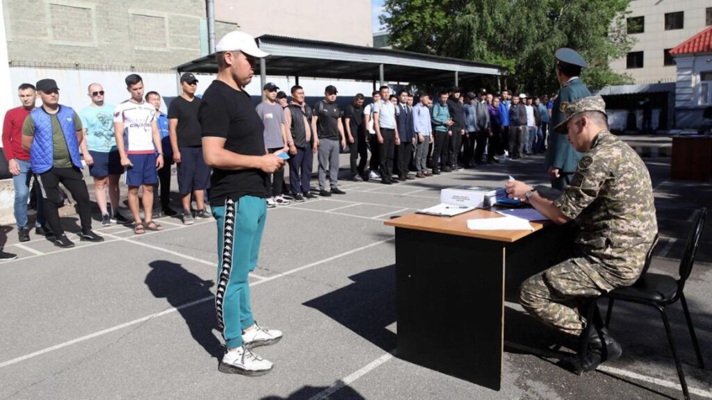 Планируется ли в Казахстане повышение призывного возраста