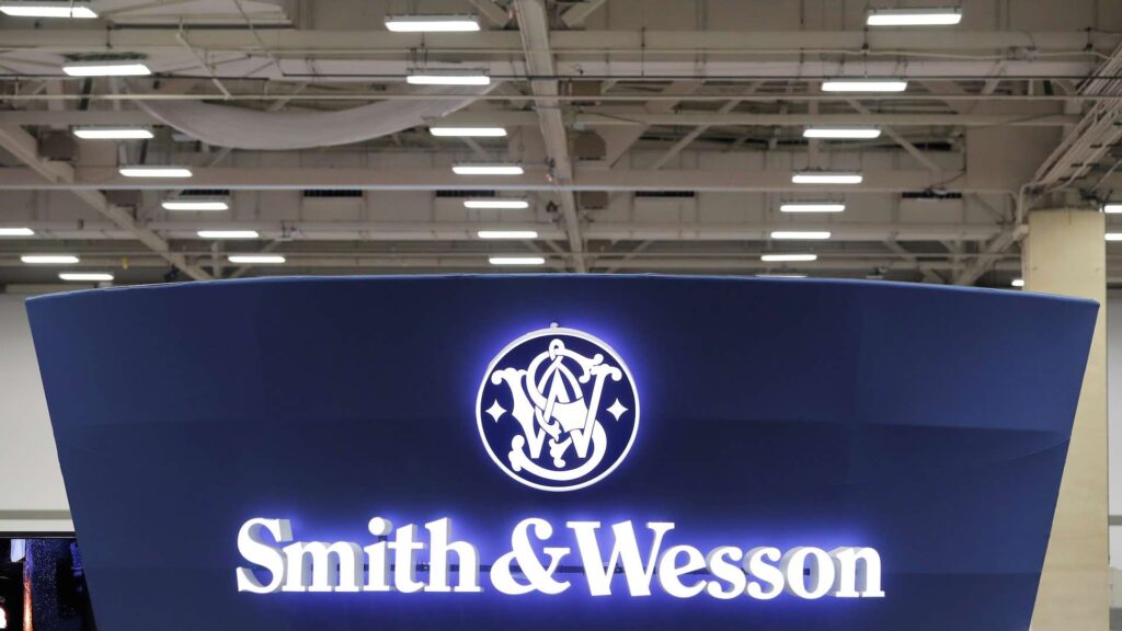 Smith & Wesson сократил чистую прибыль на 6% в первом финансовом квартале